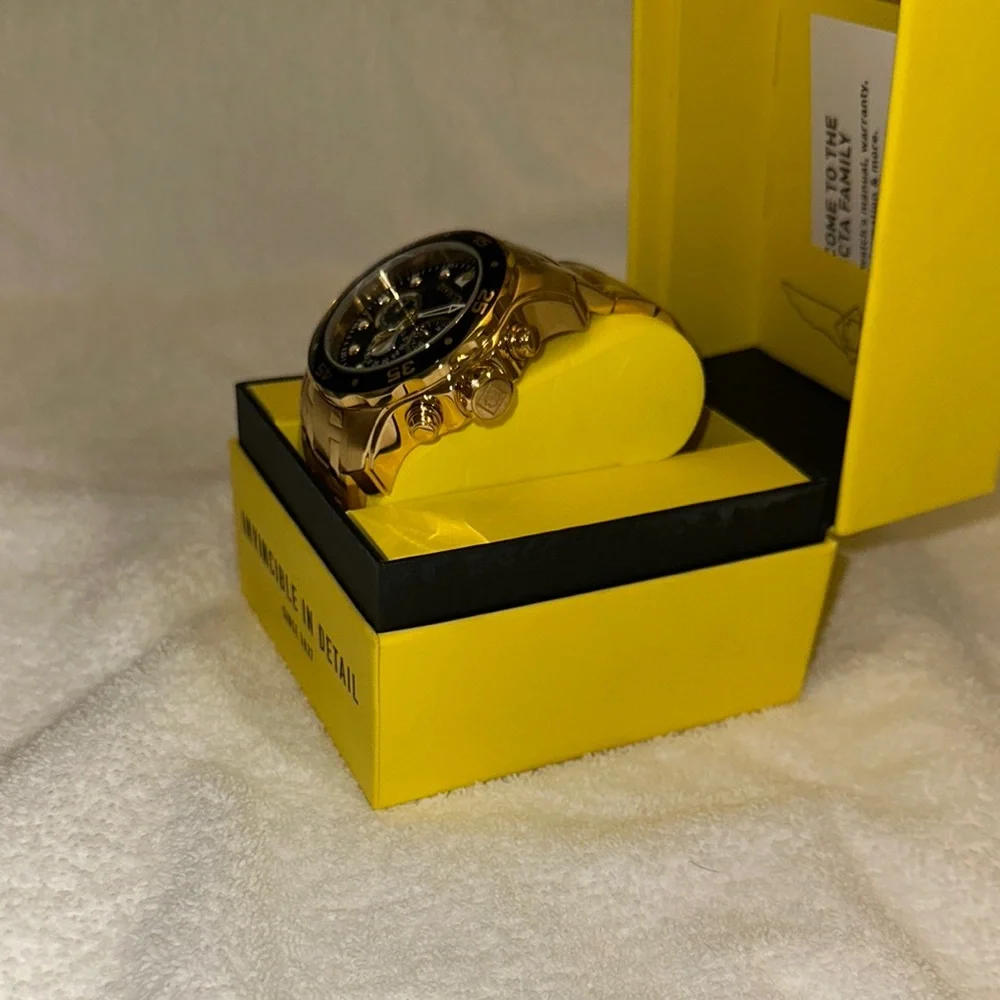 Invicta Yellow Watch Box - Picture 7 of 11